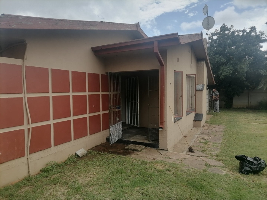 4 Bedroom Property for Sale in Leeudoringstad North West